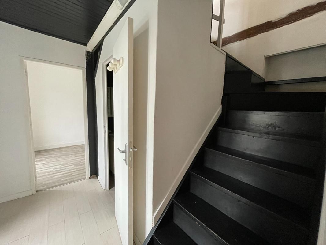 MOURS Appartement  Mours: 2 pièces 35 m2 4