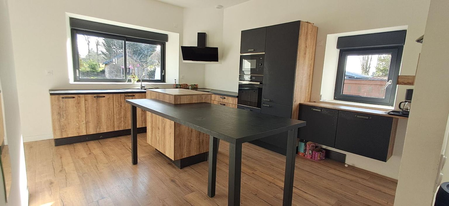 BONCHAMP-LES-LAVAL BIEN RARE...Maison Bonchamp Les Laval (53960) 8 pièce(s) 192 m2 sur 3.5 hectares 3