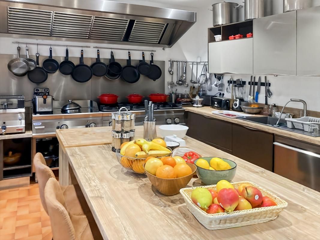 BLESIGNAC Belle maison en pierre avec jardin paysager proche Créon 4