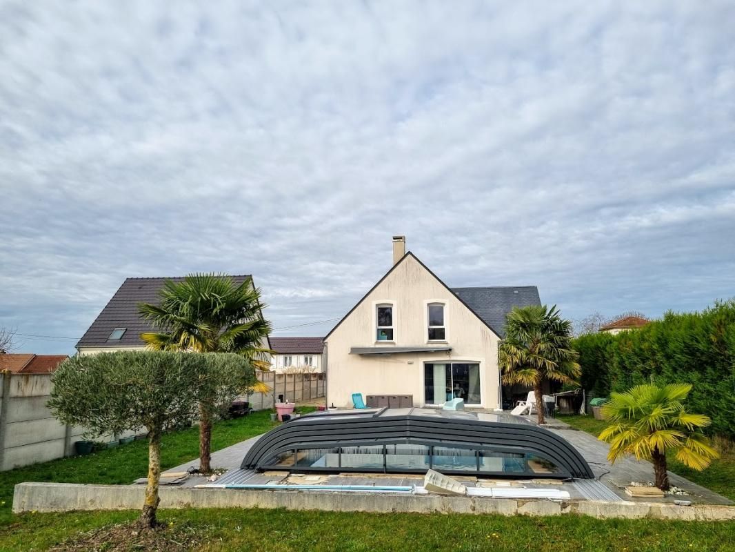 GIDY Maison Gidy 157 m2 5 chambres avec piscine 1000m2 de terrain 1
