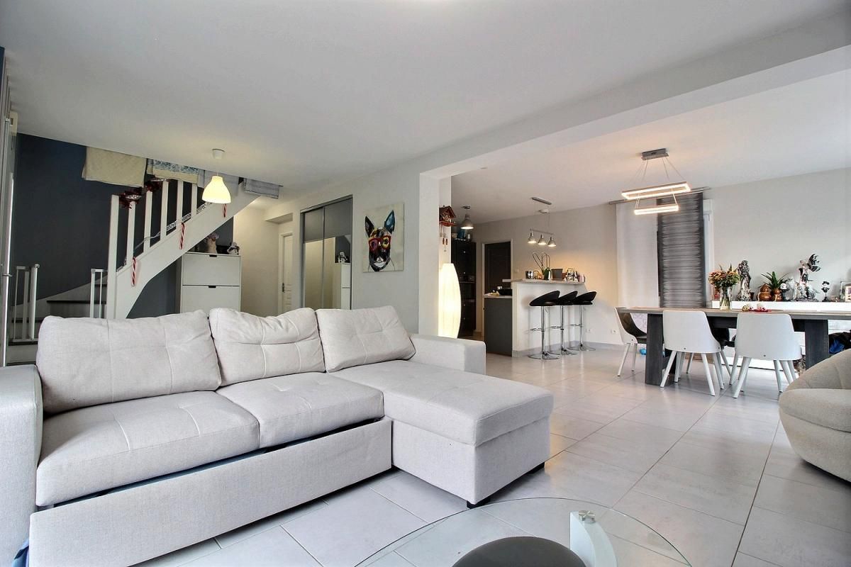 GIDY Maison Gidy 157 m2 5 chambres avec piscine 1000m2 de terrain 4