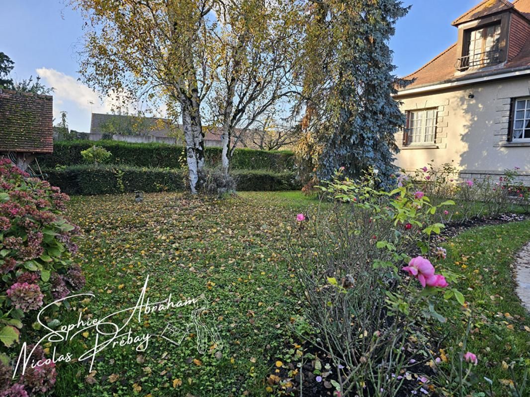 ANGERVILLE Maison d'Artisan sur sous-sol total avec jardin clos. Ecoles, gare SNCF sur place 2