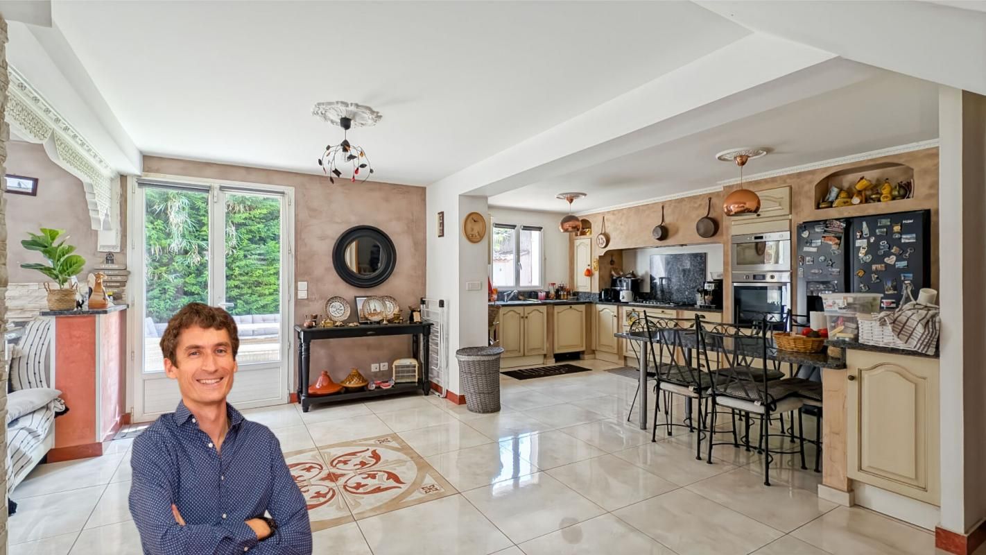 PORT-DE-BOUC Maison Port De Bouc 5 pièces 130 m2 1