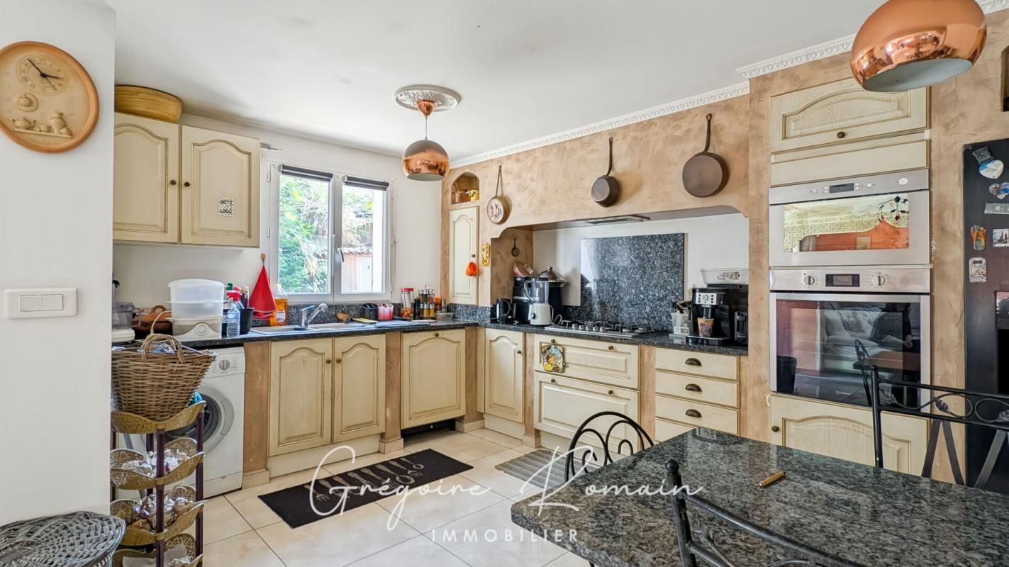 PORT-DE-BOUC Maison Port De Bouc 5 pièces 130 m2 4