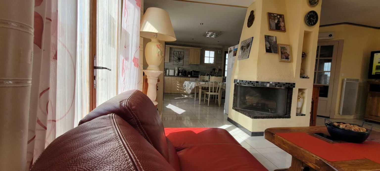 SAINT-MARS-DU-DESERT Maison lumineuse et idéalement située à Saint Mars Du Desert 4 pièce(s) 90 m2 4