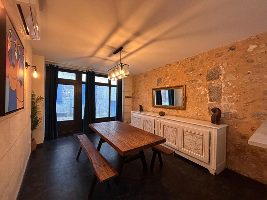 PERIGUEUX A vendre, maison de ville dans le centre-historique de Périgueux 24000 3