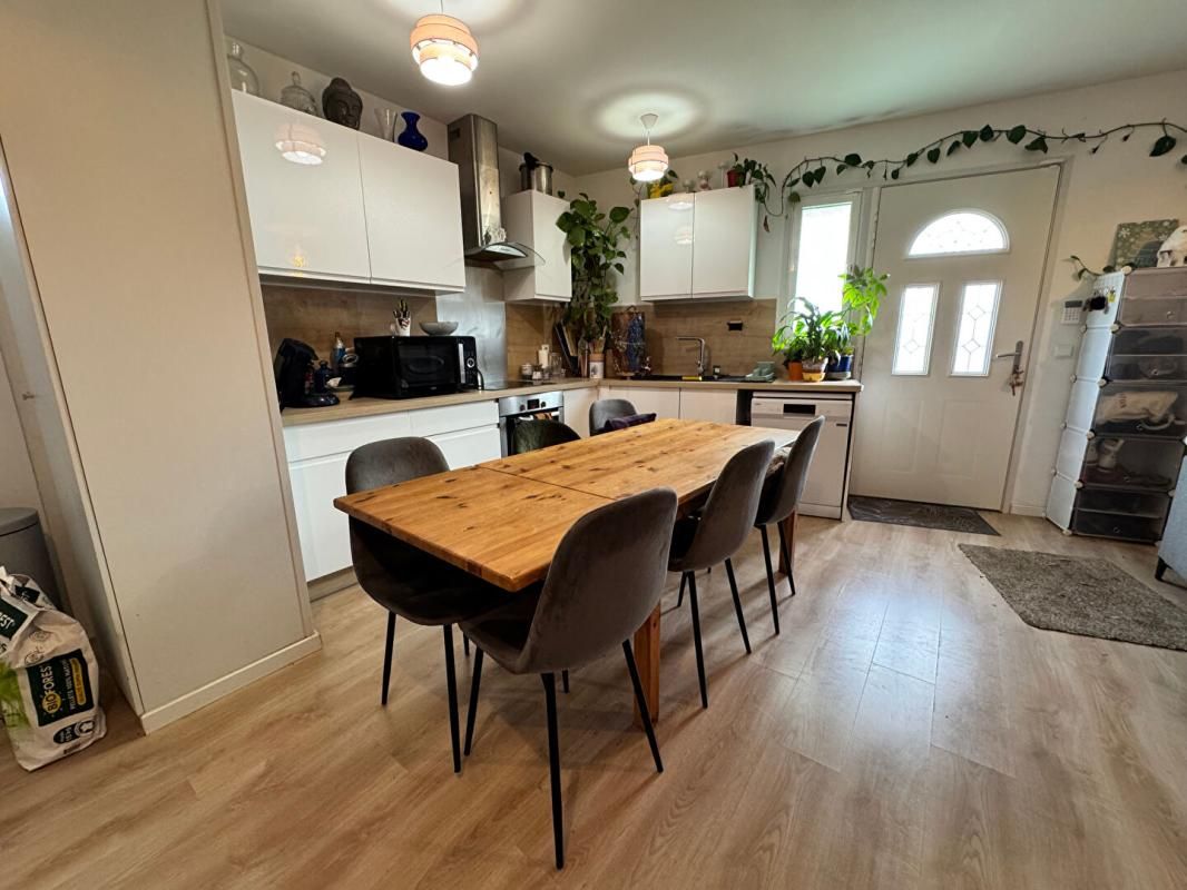 SAINT-GERVAIS Saint André de Cubzac. Maison T4 rénovée en 2024 avec jardin 3