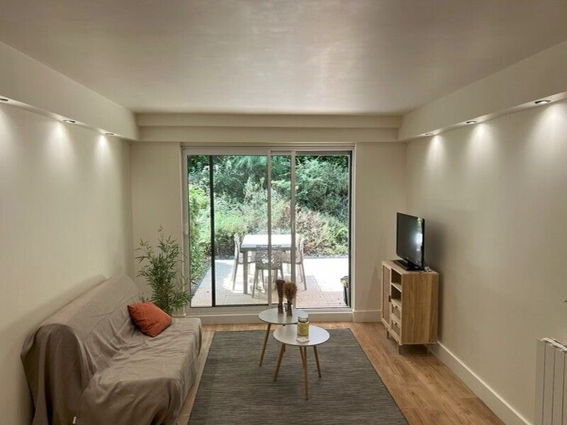 LA BAULE-ESCOUBLAC LA BAULE  SECTEUR LES PINS APPARTEMENT T2 AVEC TERRASSE - CAVE  ET STATIONNEMENT 2