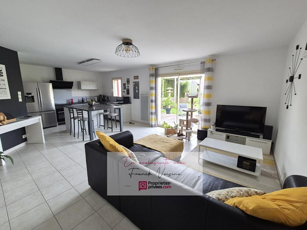 LES HERBIERS A VENDRE en Exclusivité aux Herbiers, proximité St Paul en Pareds, maison avec 2 chambres et 1 bureau sur une parcelle de 426 m2 1