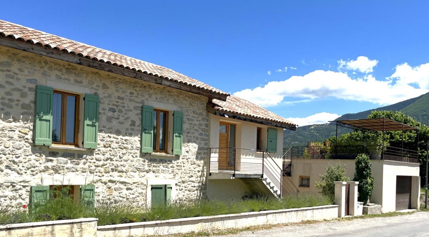 Maison rénovée en position dominante