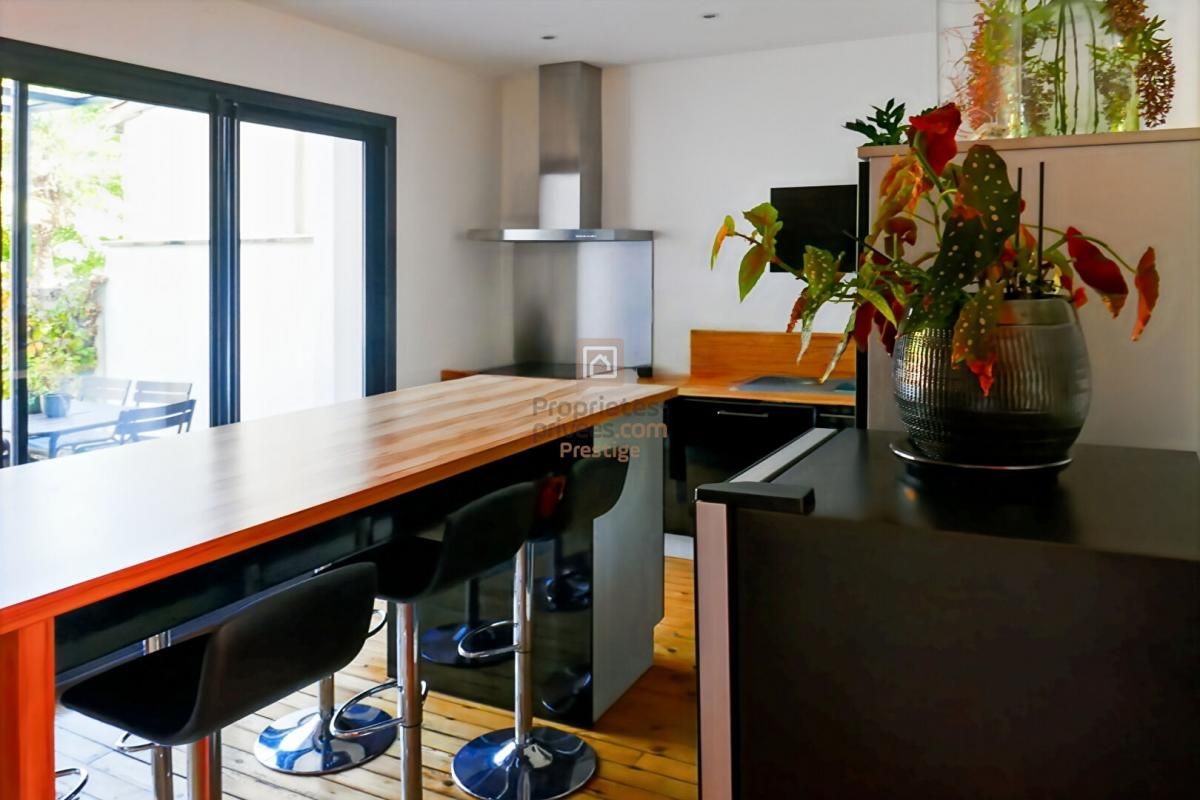 BORDEAUX Bordeaux -Bastide Belle Maison familiale de caractère avec jardin et piscine 4