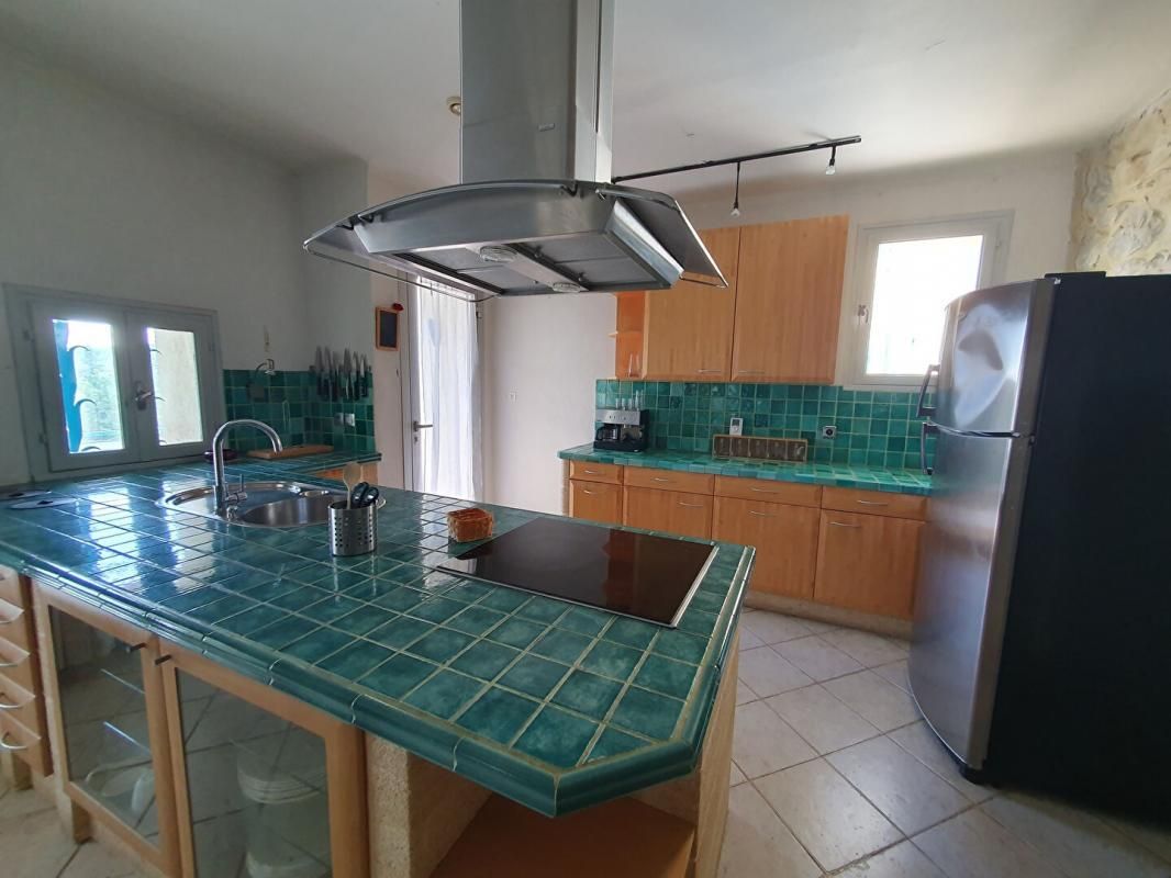 UZES Maison Uzes 10 pièce(s) 210 m2 4