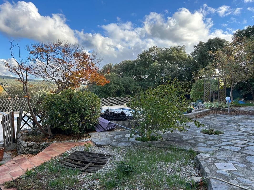 LA BOISSIERE Maison La Boissiere 8 pièce(s) 240 m2 2