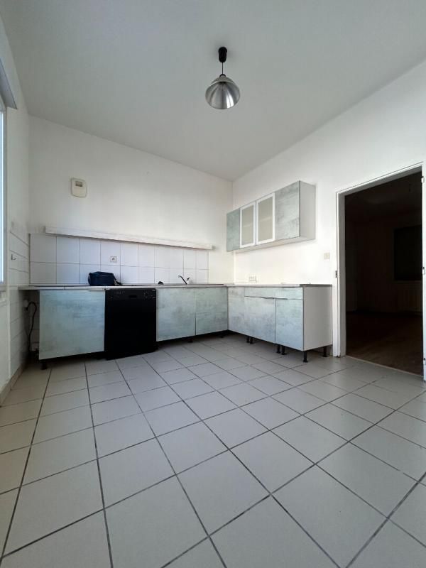 LE TEMPLE-DE-BRETAGNE Maison de ville proche de toutes commodités 72 m² 4