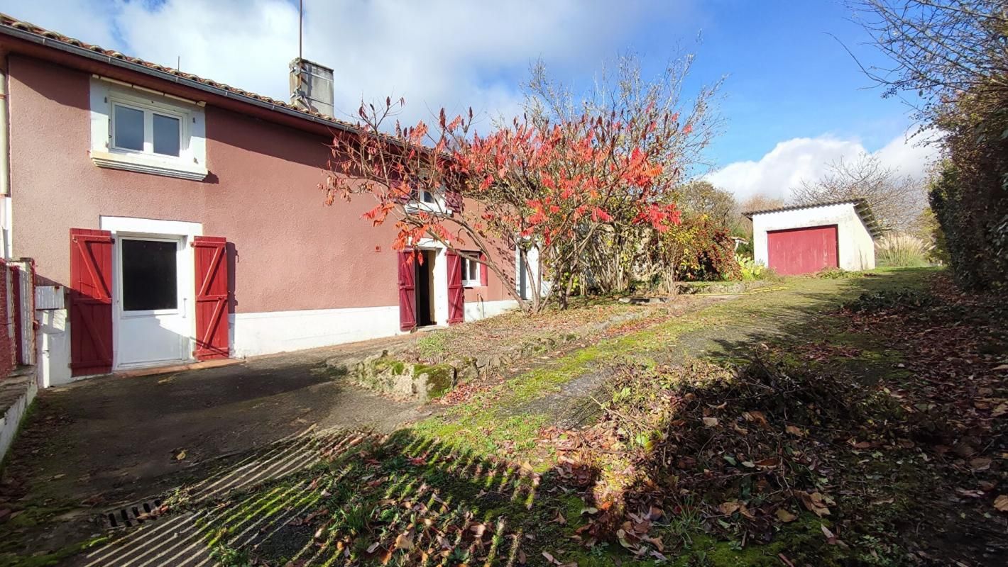 ROUMAZIERES-LOUBERT Maison 5 pièces jardin garage 1