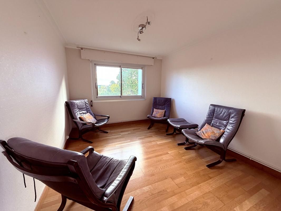 VANNES Appartement 5 pièce(s) 102 m2 Vannes Kercado - Trussac 2