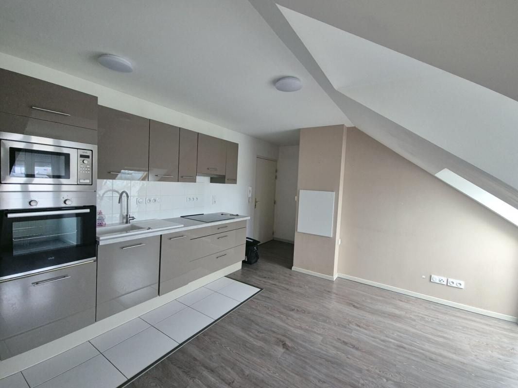 CREPY-EN-VALOIS CREPY-EN-VALOIS (60800) - F2 MANSARDÉ, TRES BON ÉTAT, DPE B, PARKING 2