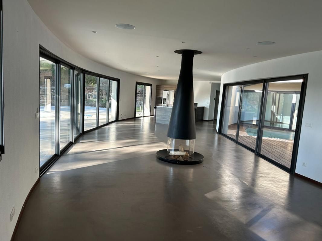 SAINT-GELY-DU-FESC Villa Saint Gely Du Fesc 11 pièce(s) 387 m2 4