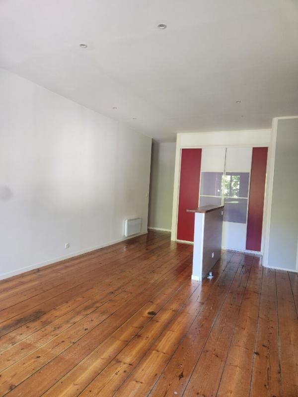 BORDEAUX Appartement, type 03, Bordeaux Bastide 1