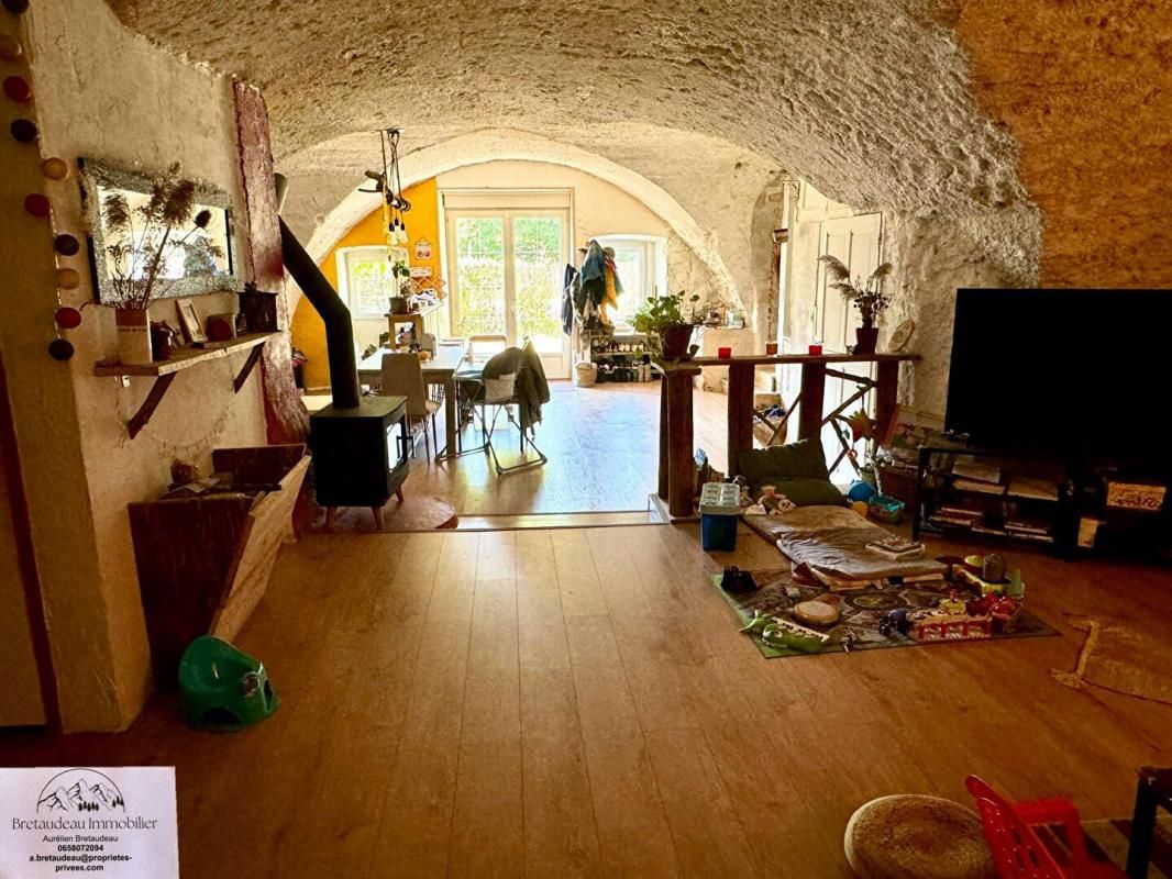 MONTMAUR Maison Montmaur 8 pièce(s) 153.23 m2 2