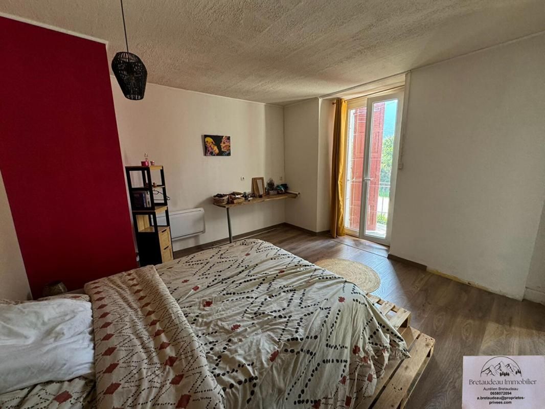 MONTMAUR Maison Montmaur 8 pièce(s) 153.23 m2 3