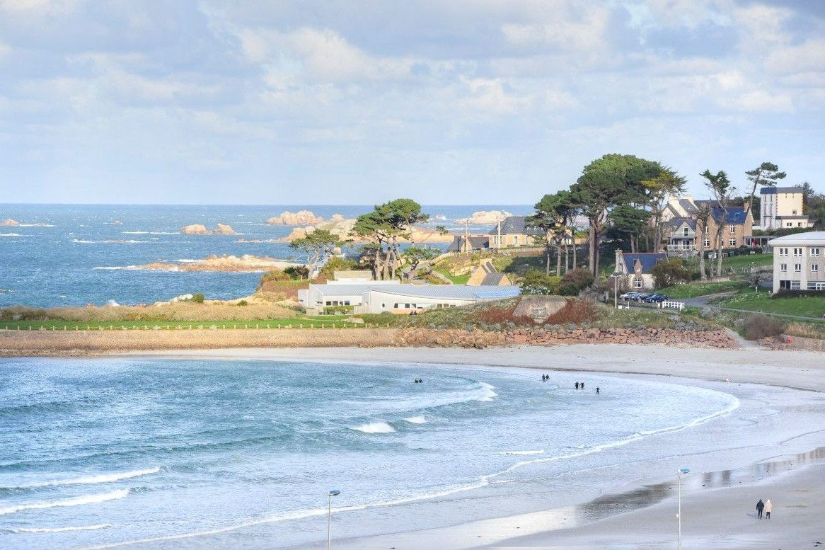 TREVOU-TREGUIGNEC Appartement T3 de 50 m2. Belle vue mer de toutes les pièces 2