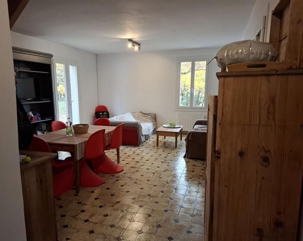 VACHERES MAISON AVEC STUDIO INDEPENDANT NEUF,  PISCINE TERRAIN 6000 M² 4