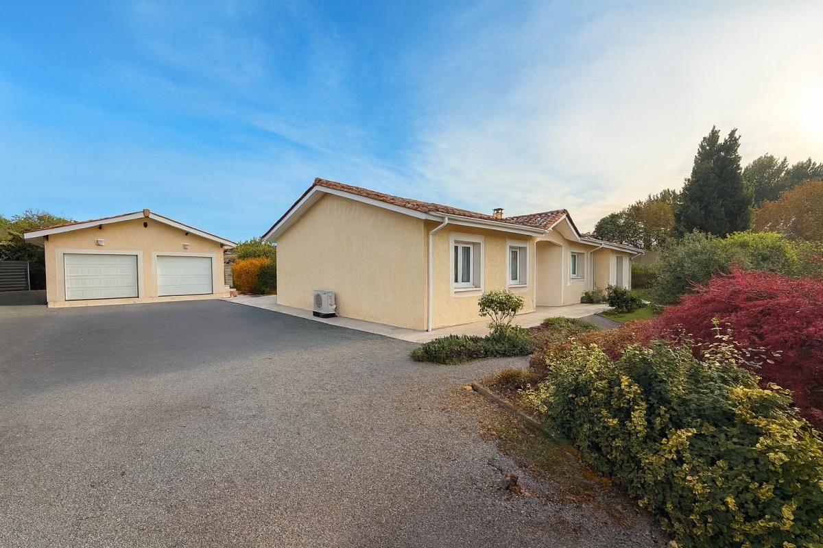 SALLES Maison Salles 6 pièces 4 chambres 135 m2 garage double+ piscine 4