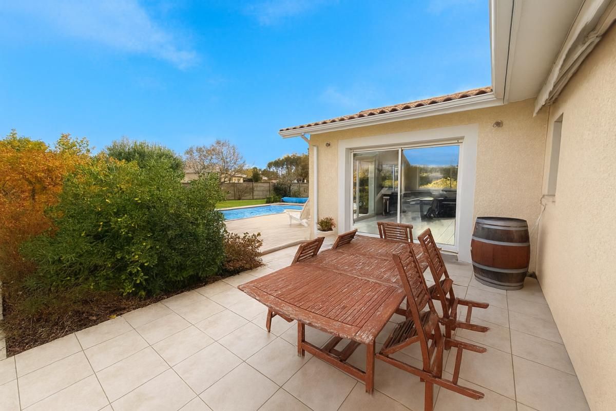 SALLES Maison Salles 6 pièces 4 chambres 135 m2 garage double+ piscine 3