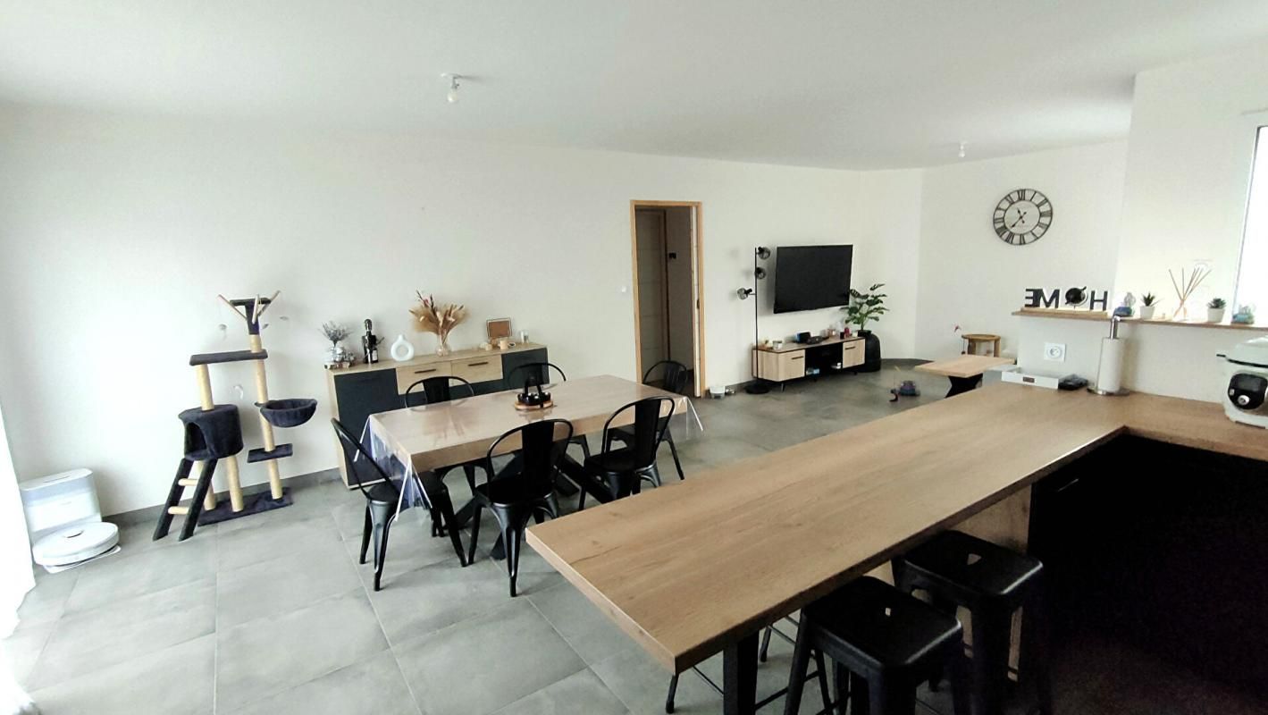 TIFFAUGES Maison plain-pied Tiffauges 5 pièces 89 m2 2