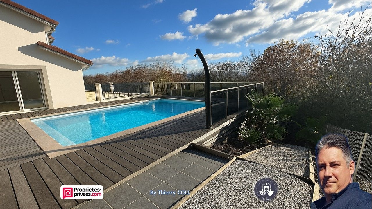 LA COTE-SAINT-ANDRE Maison La Cote Saint Andre 7 pièce(s) 220 m2 2