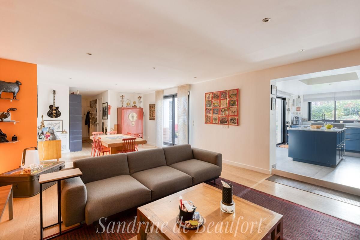 ASNIERES-SUR-SEINE Asnieres - Quartier des Philosophes. 184 m2 de plain pied - terrasse - jardin - parkings 2