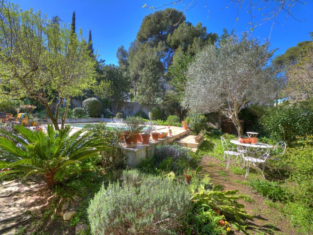 SETE Maison Sete 6 pièce(s) 216 m2 2