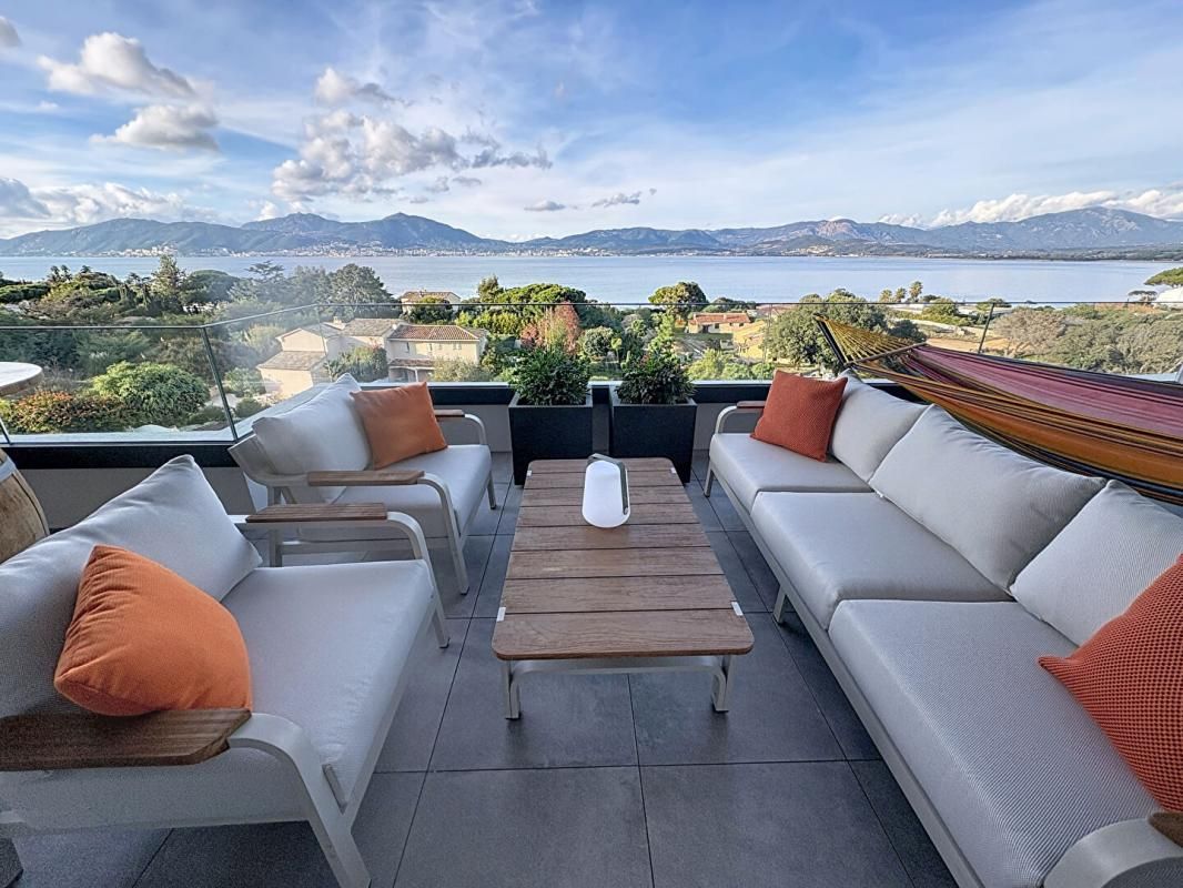 GROSSETO-PRUGNA Appartement haut de gamme, de type T3, à Porticcio 1