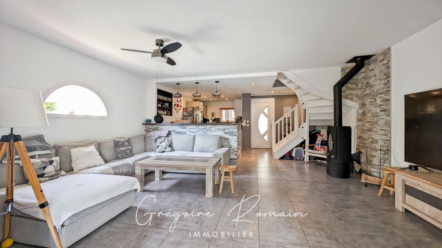 SAINT-CHAMAS Maison Saint Chamas 5 pièces 122 m2 2