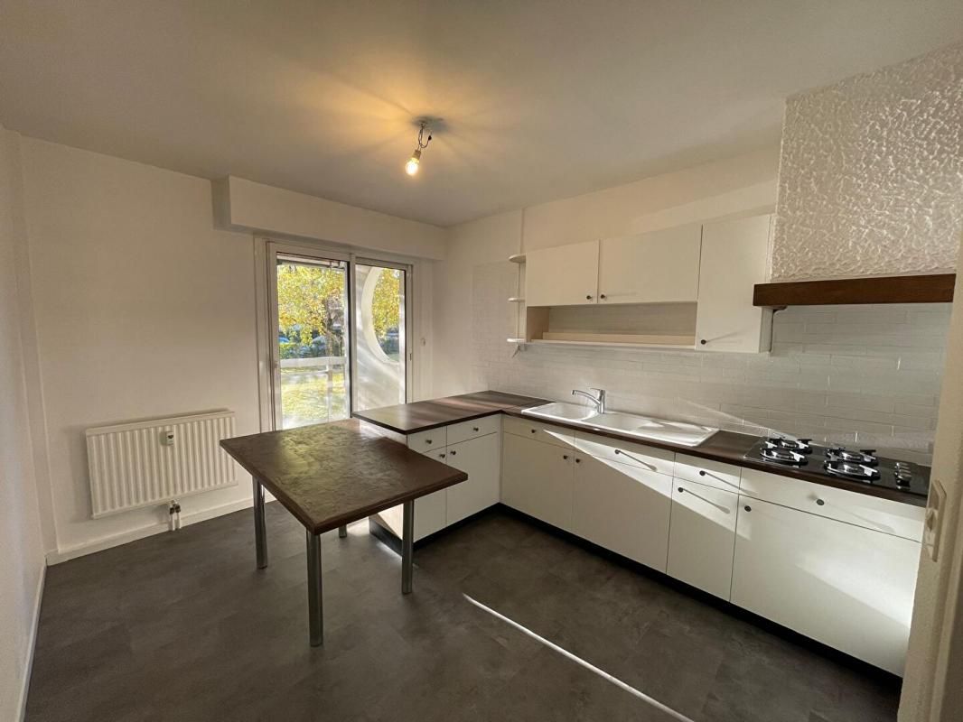 FONTAINE-LES-DIJON Appartement rdc Fontaine Les Dijon 3 pièces 87 m2 2