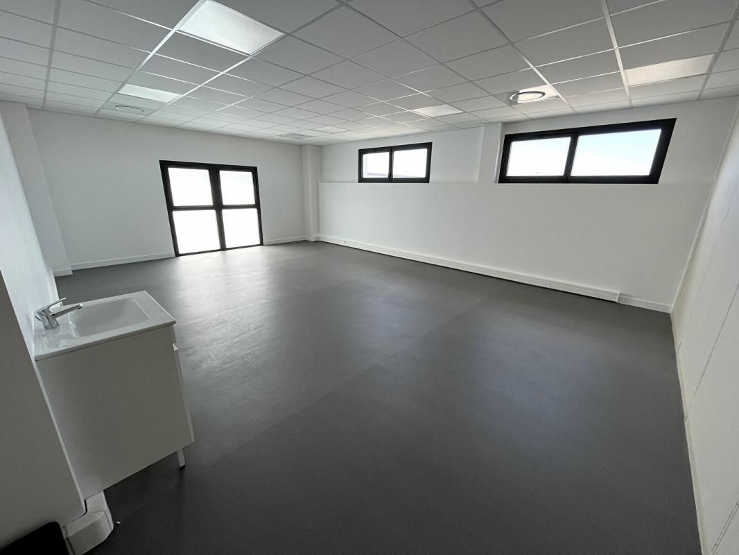 ISTRES 13800 ISTRES EXCLUSIVITE - BUREAUX 56 M², Zone industrielle 1