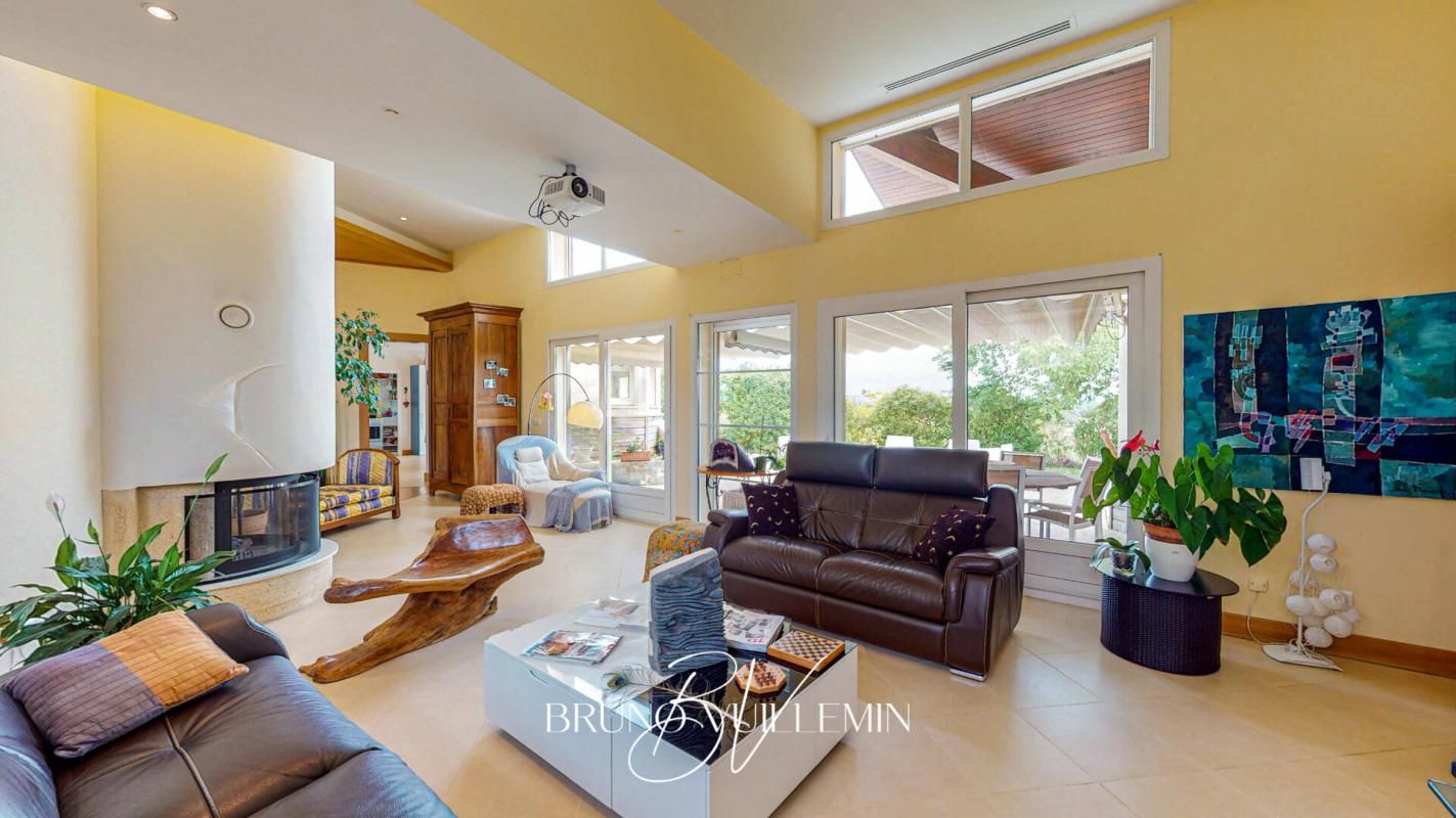 LEZIGNAN-CORBIERES PROPRIETE MODERNE10 PIECES EN POSITION DOMINANTE SUR 1 ha 3