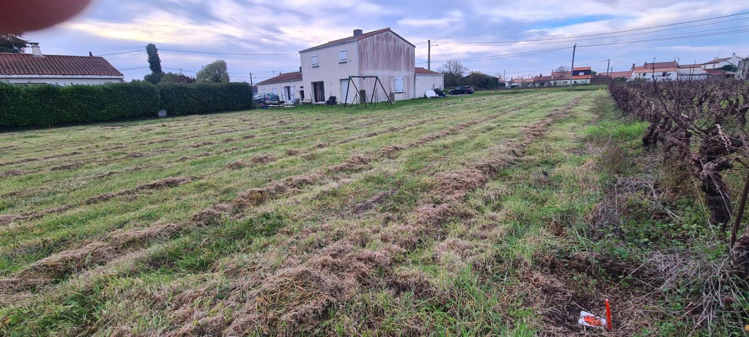 GORGES Terrain Constructible Village Gorges 754 M², non viabilisé et libre de constructeur (Lot 2) 3