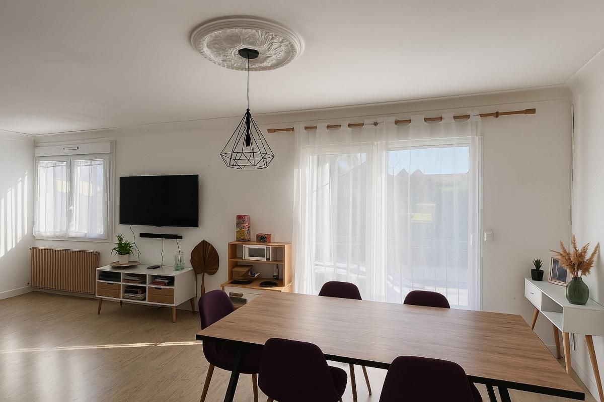 BRETTE-LES-PINS Proche commerces et école 3