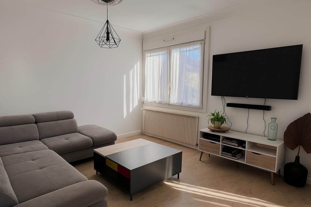 BRETTE-LES-PINS Proche commerces et école 4