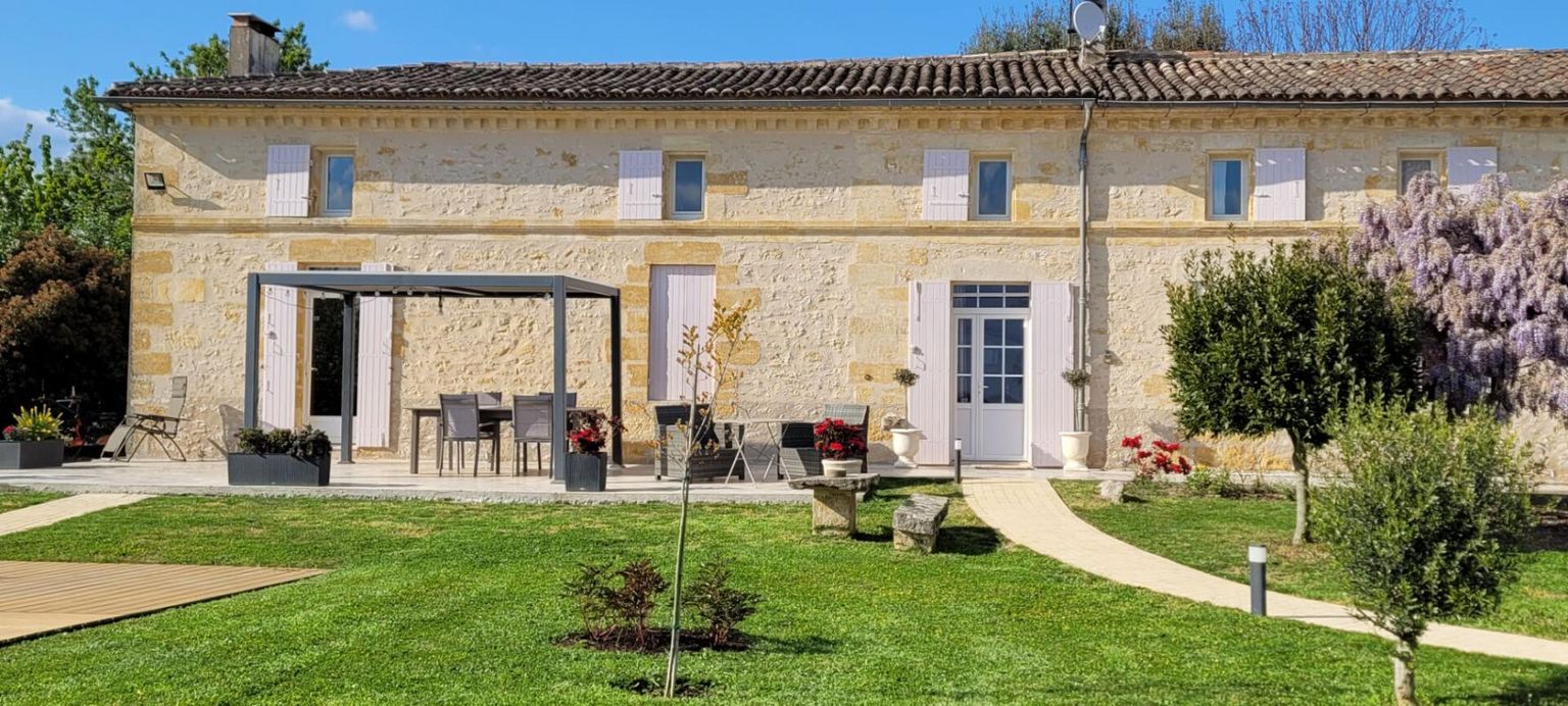 SAINTE-FLORENCE Belle girondine avec vue sur les vignes + gîte haut de gamme 3