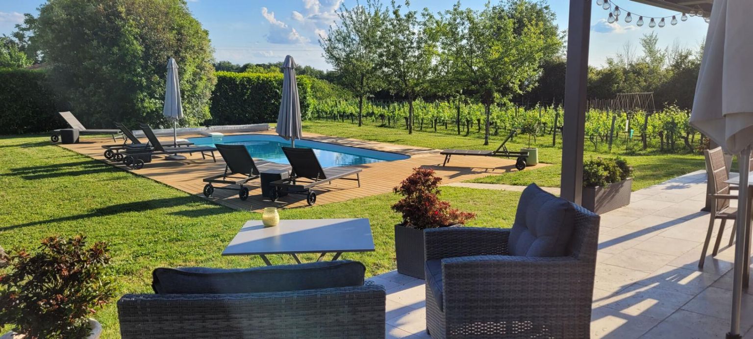 SAINTE-FLORENCE Belle girondine avec vue sur les vignes + gîte haut de gamme 4