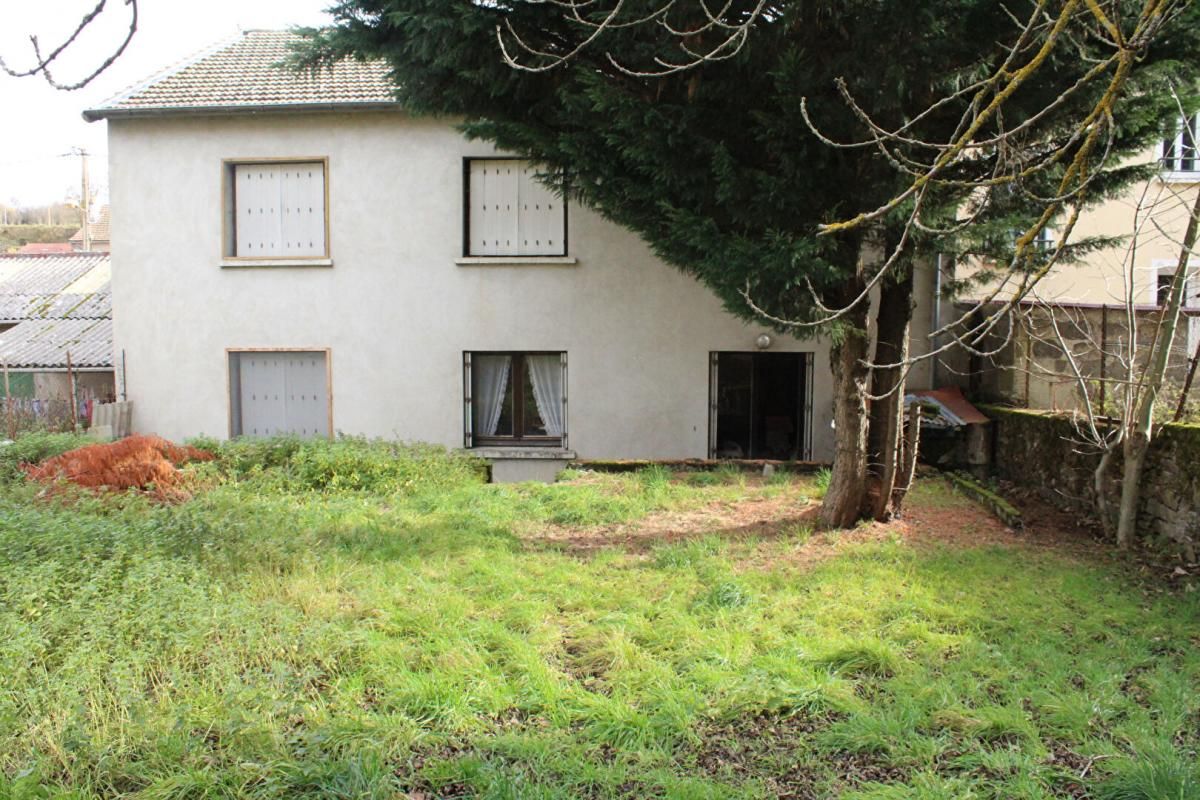 LANGOGNE Maison avec jardin et deux appartements 1