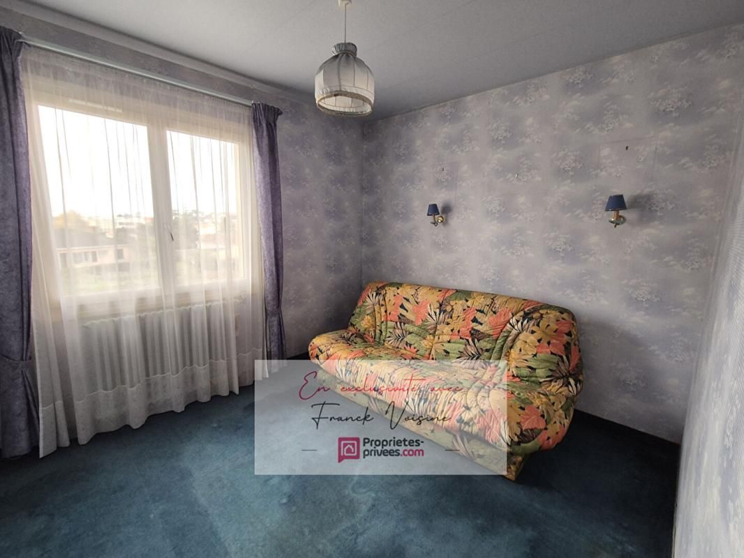 LES HERBIERS A VENDRE en EXCLUSIVITE aux Herbiers centre ville, maison de 159 m2 avec 4 chambres et 1 bureau sur une parcelle de 835 m2 3