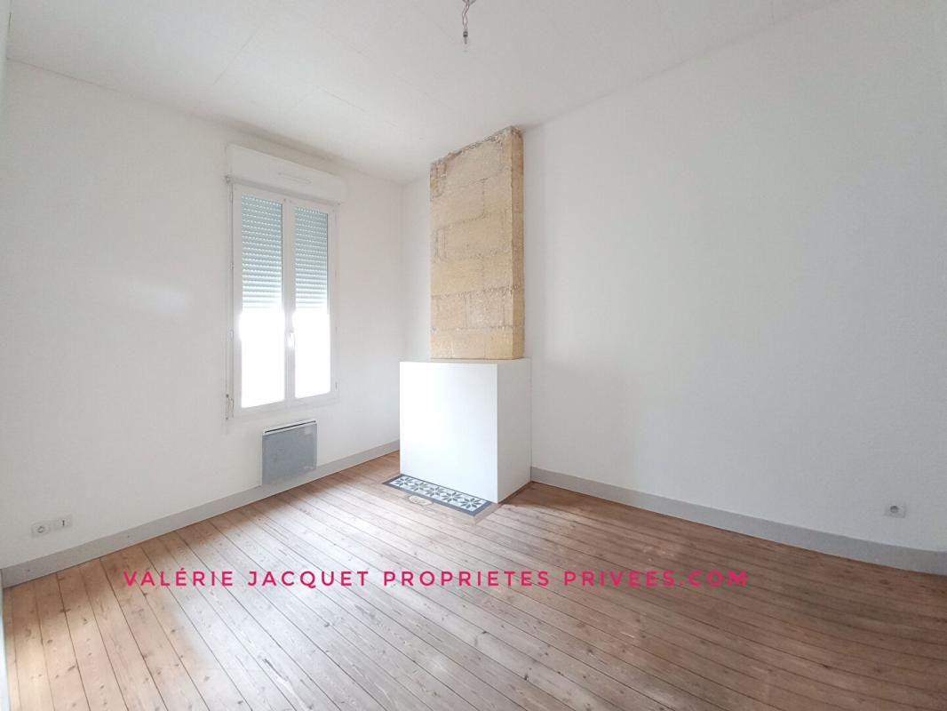 POMEROL INVESTISSEUR OU PREMIER ACHAT Maison de Ville 65 m² à CATUSSEAU (Pomerol) ? TOITURE NEUVE ? Rendement Brut 7,09 % 4