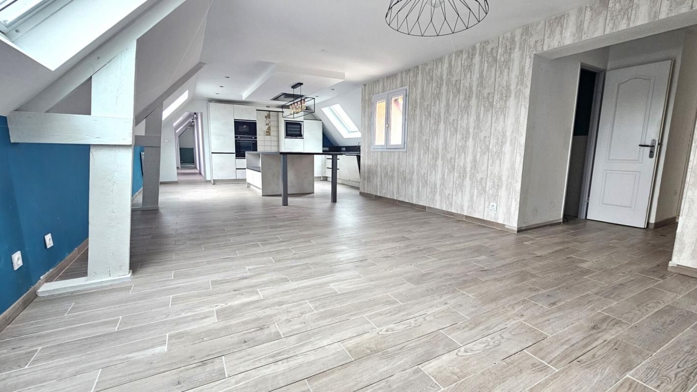 GAMBAIS Gambais proche / Appartement spacieux rénové 4 chambres + 2 parkings 2