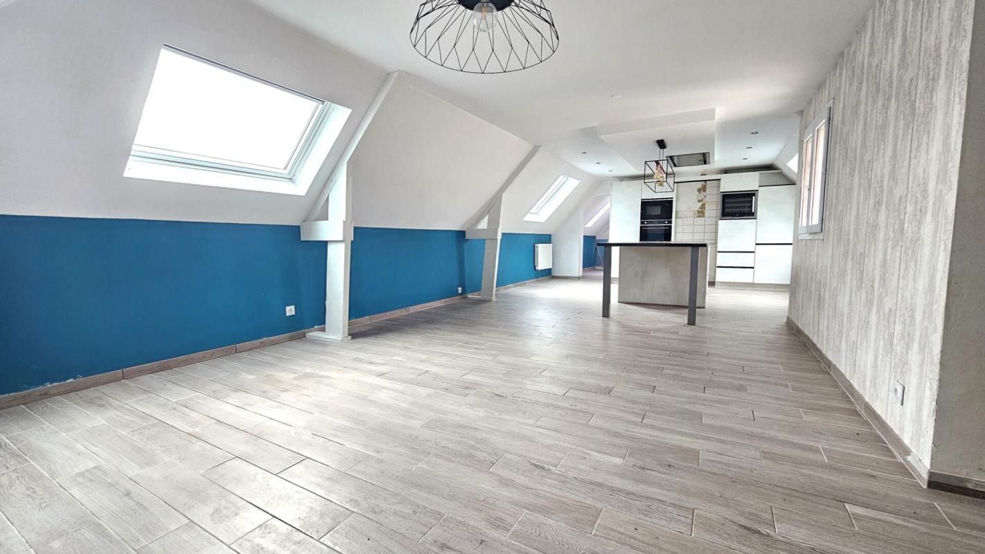 GAMBAIS Gambais proche / Appartement spacieux rénové 4 chambres + 2 parkings 3