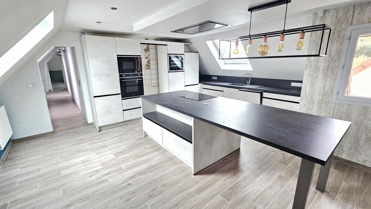 GAMBAIS Gambais proche / Appartement spacieux rénové 4 chambres + 2 parkings 4