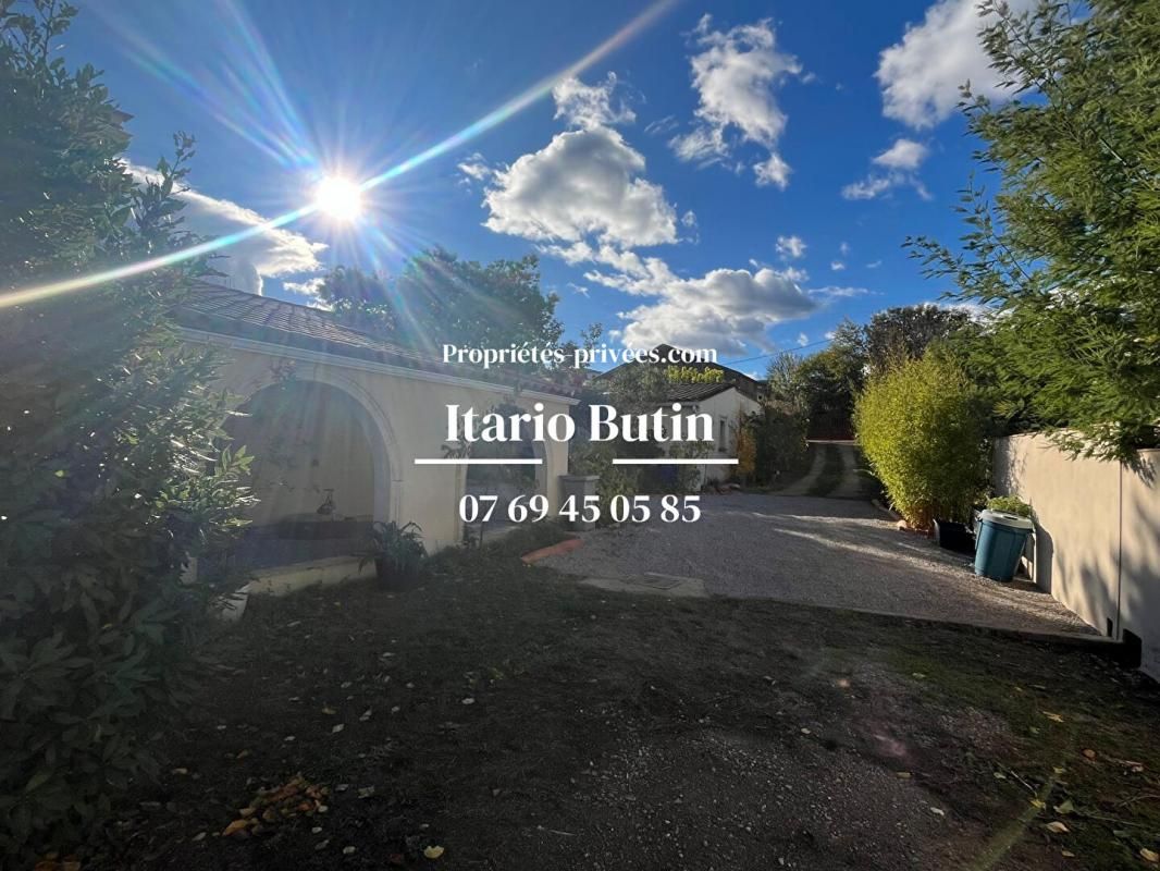 LAURENS Villa Laurens 6 pièce de 200m² avec studio et garage 4